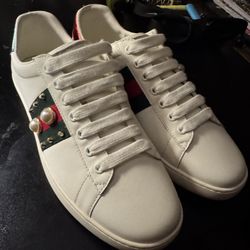 Gucci Ace spiked Pearl