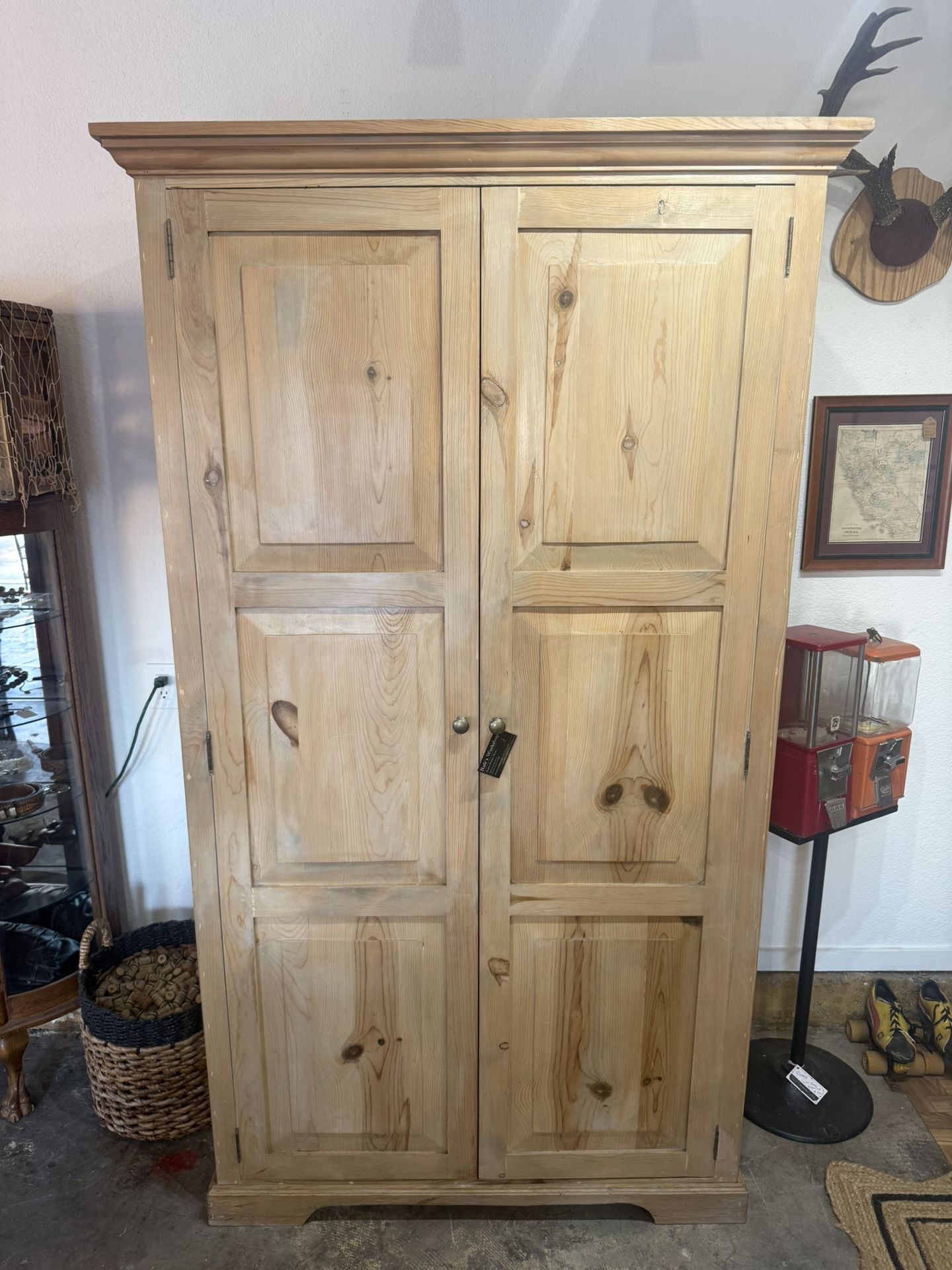 Armoire ON SALE‼️‼️
