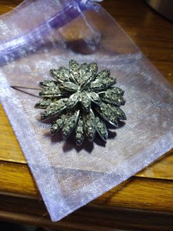 Flower Pendant Brooch 