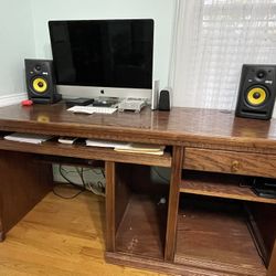 Oak Desk With Detachable Hutch