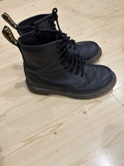 Girls Size 3 Doc Marten Boots- Great Condition