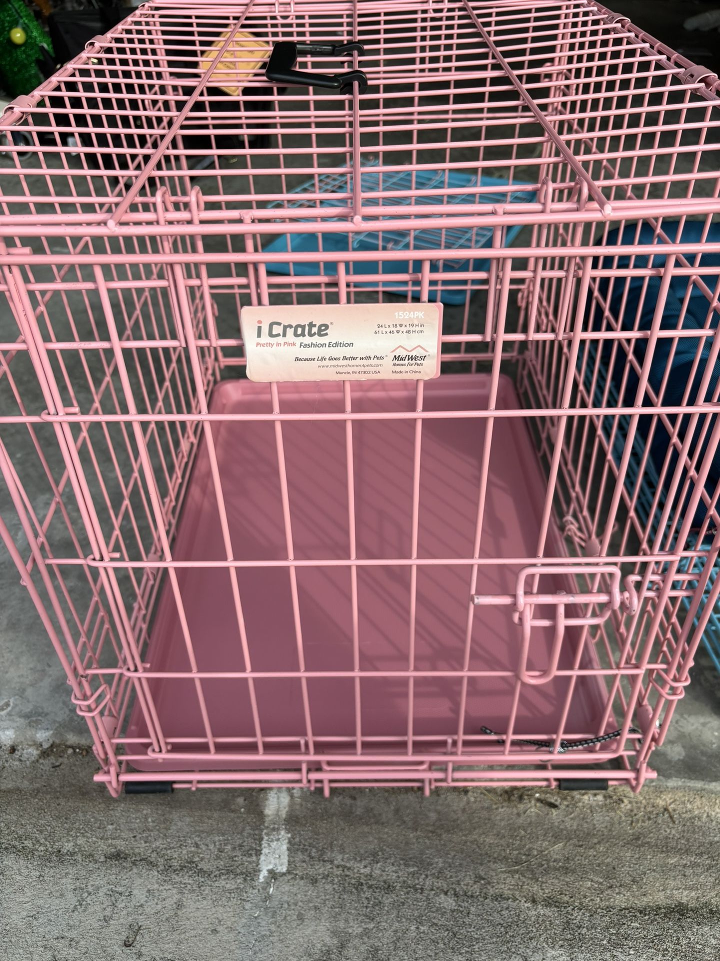 Two Small Dog i Crates (Blue and Pink)