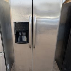 Frigidaire Sliver Side By Side Refrigerator For Sale $200 Or Best Offer