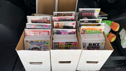 Large Lot of Marvel and DC Comic Books