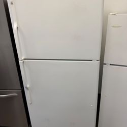 GE Top And Bottom Refrigerator 