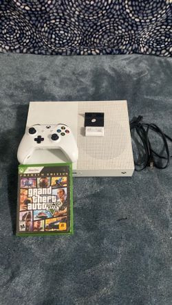 GTA premium online edition with Mortal Kombat. Xbox comes with all cables.