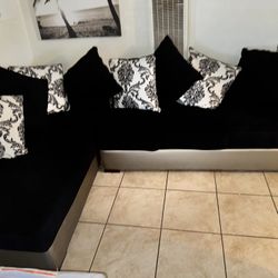 Sectional Couches 