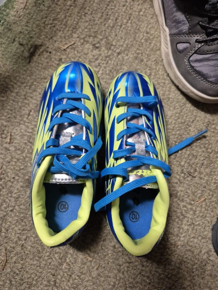 Kids Soccer Cleats Size 10