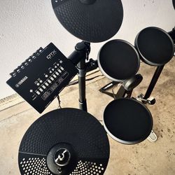 Yamaha Drum Set