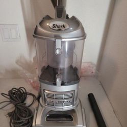 Vacuum Shark Lift Away Shark 