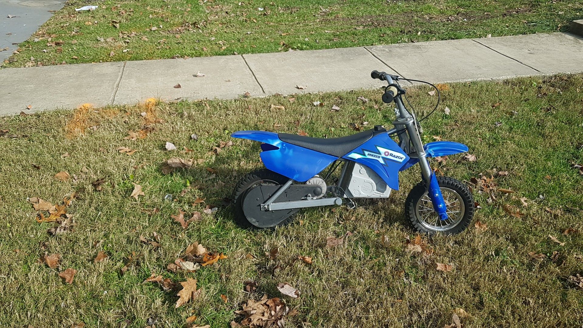 Kids electric dirt bike is still available