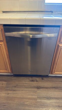 WHIRLPOOL Stainless Steel Dishwasher