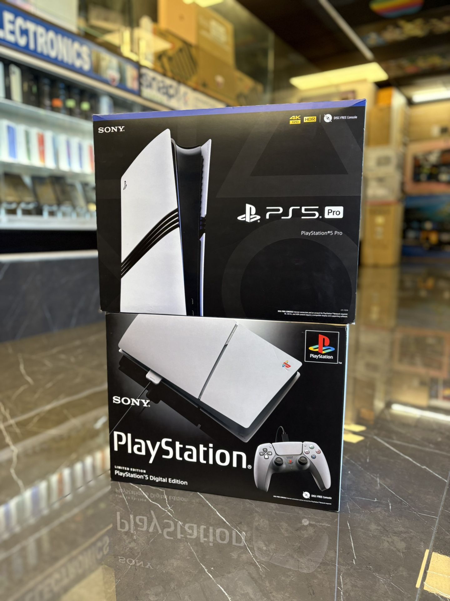 PlayStation 5 Pro & PlayStation 5 30th Anniversary (Take It Home In Payments/ llévalo a casa en pagos