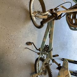 Kids Bike, Helmet, and Lock- Not sure if repairs needed