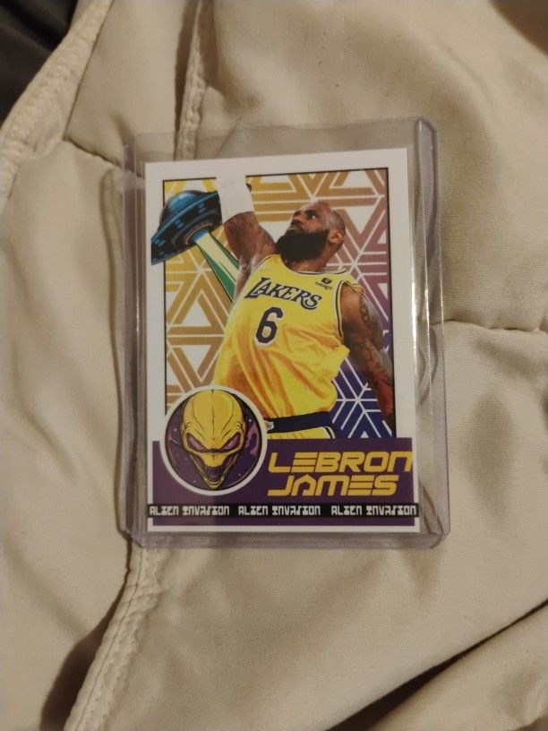 LEBRON JAMES CUSTOM TRADING CARD (ALIEN INVASION)