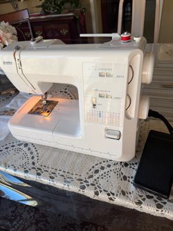 Great kenmore sewing machine with accessories