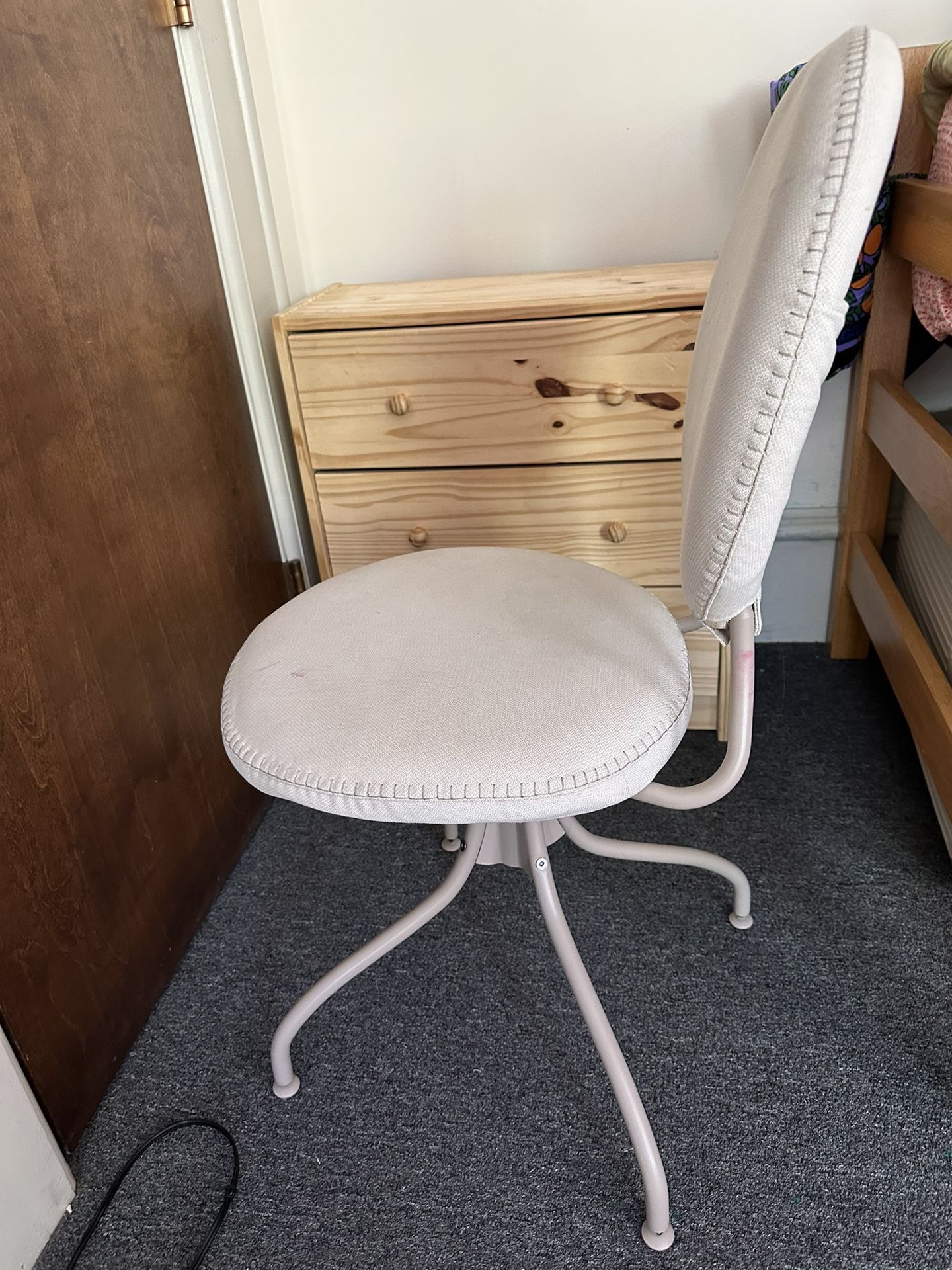 desk chair