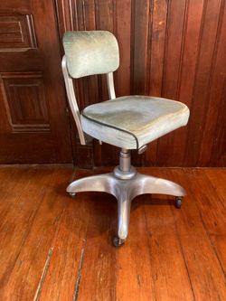 Vintage Made In USA Goodform Fireproofing Co. Tanker Chair Mid century desk chair
