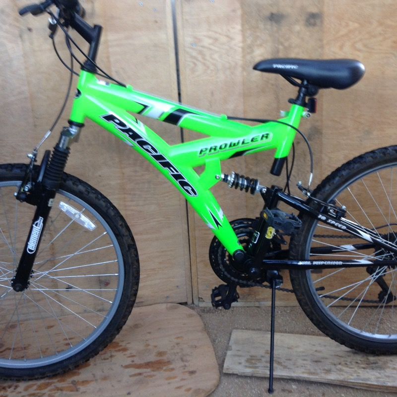 24' Pacific Prowler Mountain Bike in Almost New cond
