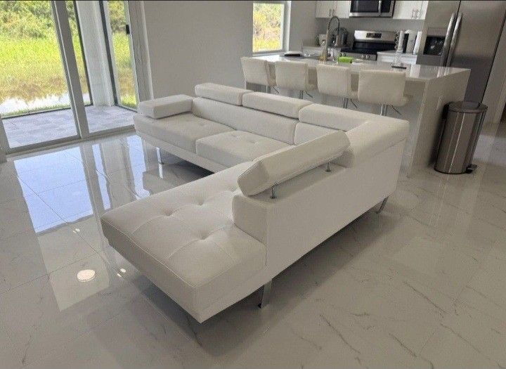 SECTIONAL COUCH ๐
