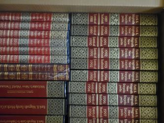 Funk & Wagnalls New Encyclopedia Set with Yearbooks
