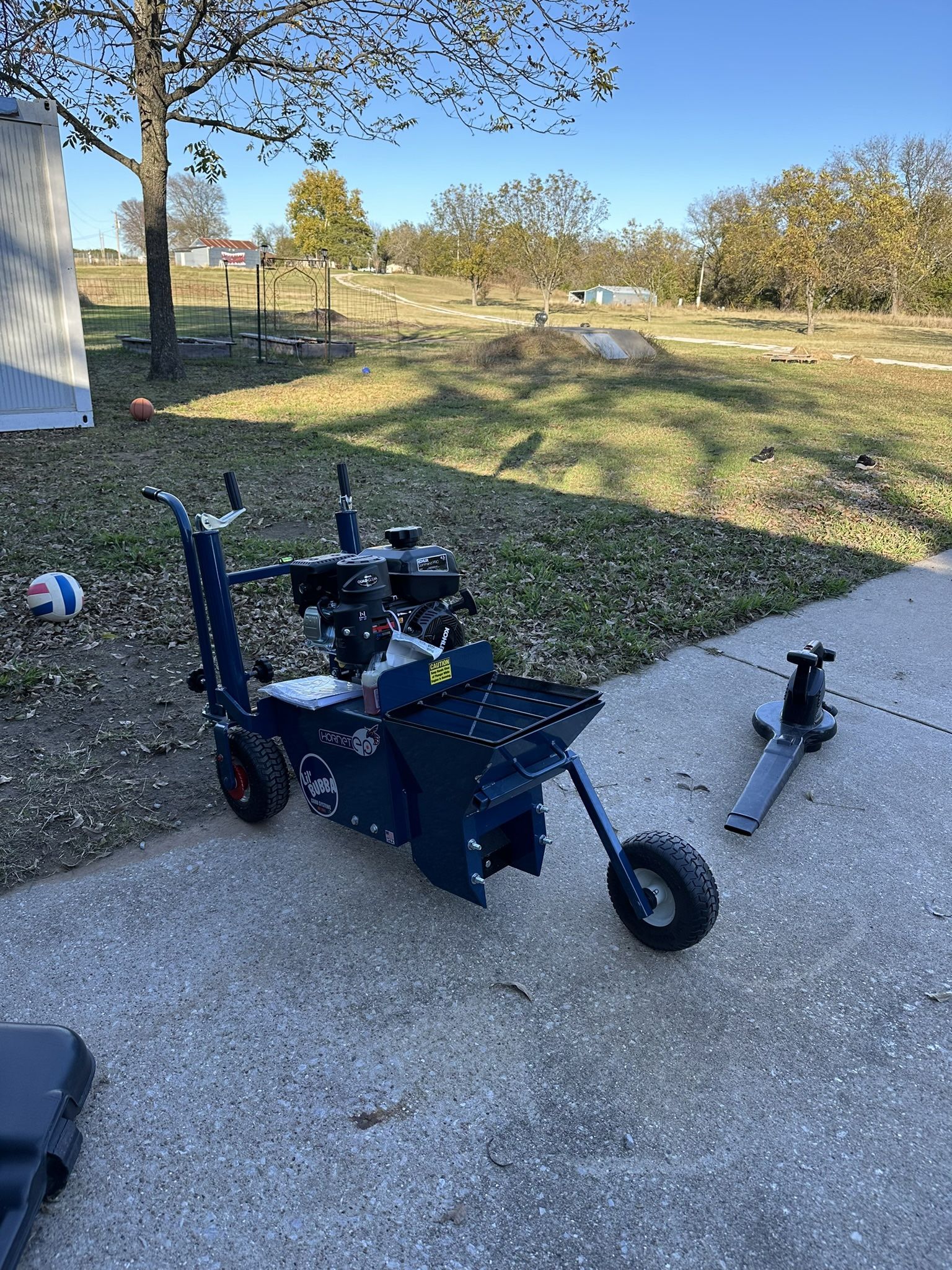 Lil Bubba EP Hornet Curb Machine