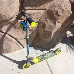 Kids Scootervwith Bluetooth