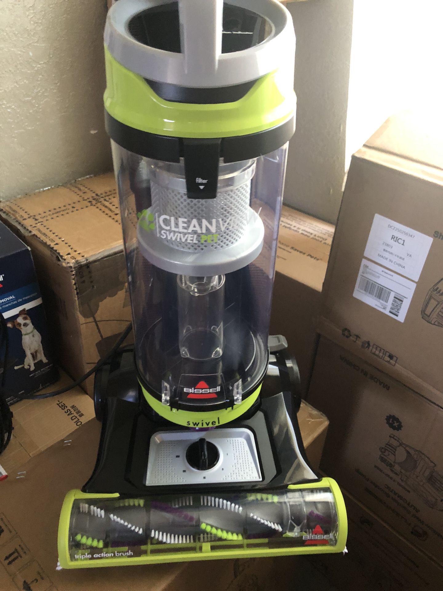 Vacuum with Swivel Steering, Powerful Pet Hair Pick Up, Specialized Pet Tools, Large Capacity Dirt Tank, Easy Empty