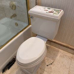 Pedestal sink and toilet