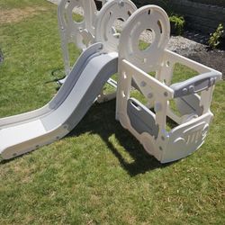Children's Play Set (Almost New)