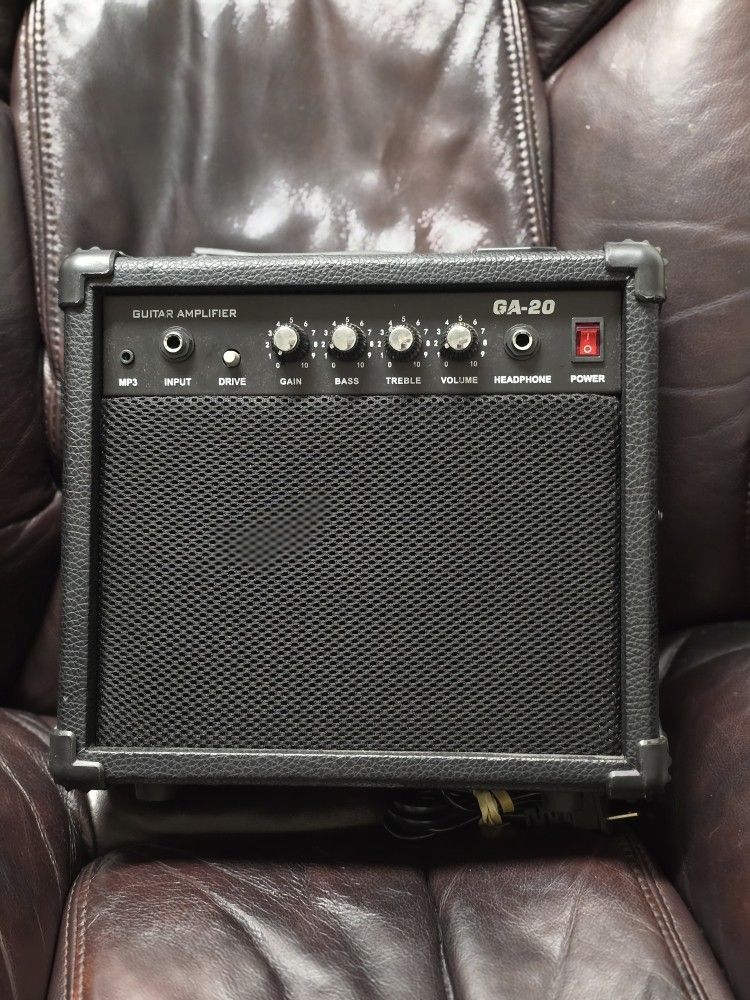 πΈ Guitar Amplifier GA-20 β 20W πΆ
