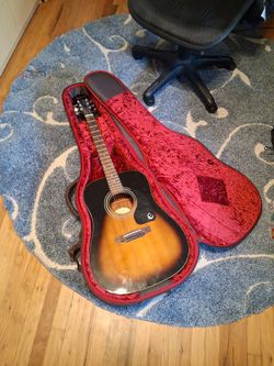 Epiphone Gutar w/ Case