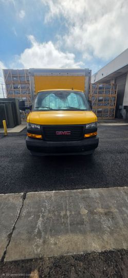 2019 16ft box truckLOW MILES