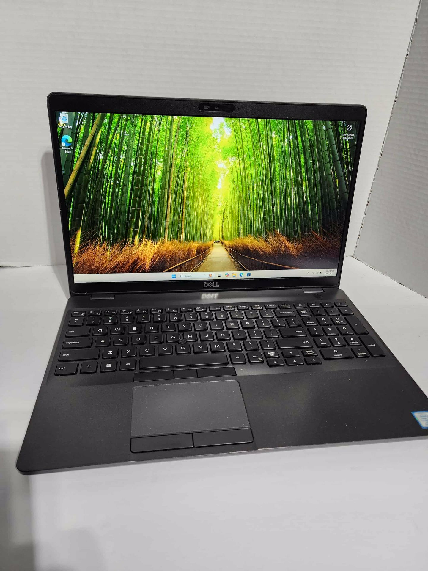 DELL LATITUDE 5500 WINDOWS 11 PRO i7 8Th GEN 16GB DDR4 RAM 256GB NVME SUPER FAST LIGHTWEIGHT 15.6 SCREEN BACKLIT KEYBOARD EXELLENT BATTERY LIFE C PORT