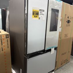 New Samsung Bespoke White French Door Family Hub Refrigerator 30 Cu Ft