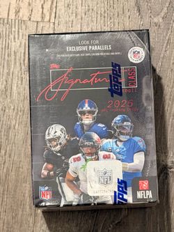 2025 Topps Signature Class Football – Value Box