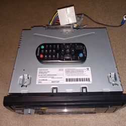 Old School KENWOOD Face-off W/Remote 