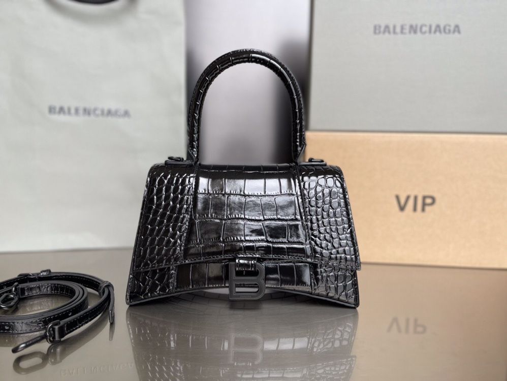 Women's Crossbody Ball Balencia Wallet