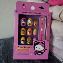 Hello Kitty Halloween Nails