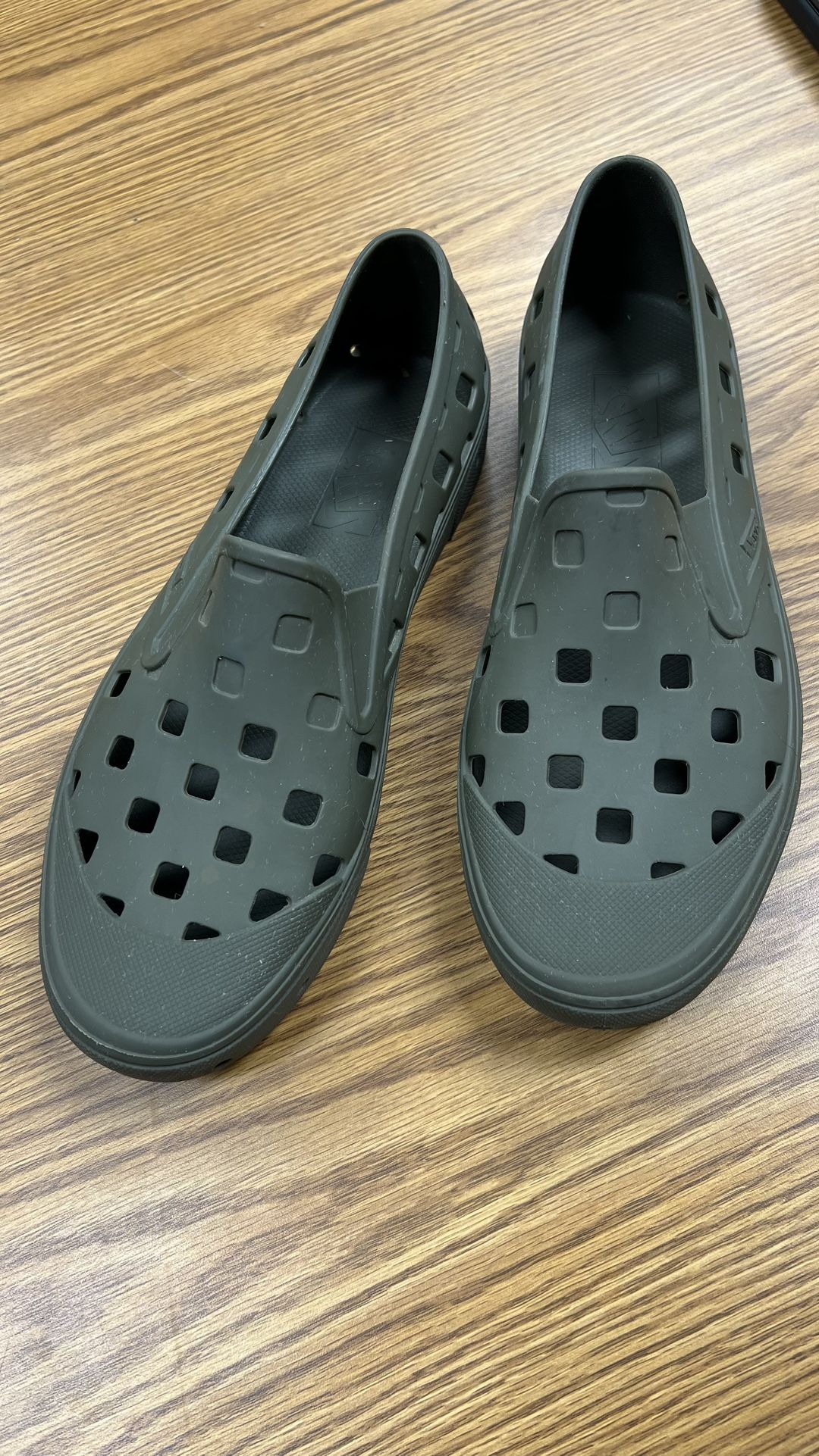 Vans Trek Slip-On Black Breathable Rinseable Durable Shoes Size 10 Men's Rubber Loafers