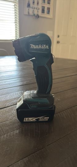 Makita flashlight