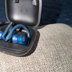 powerbeats pro In Navy Blue 