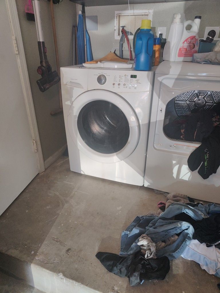 Whirpool Washer Front Loader