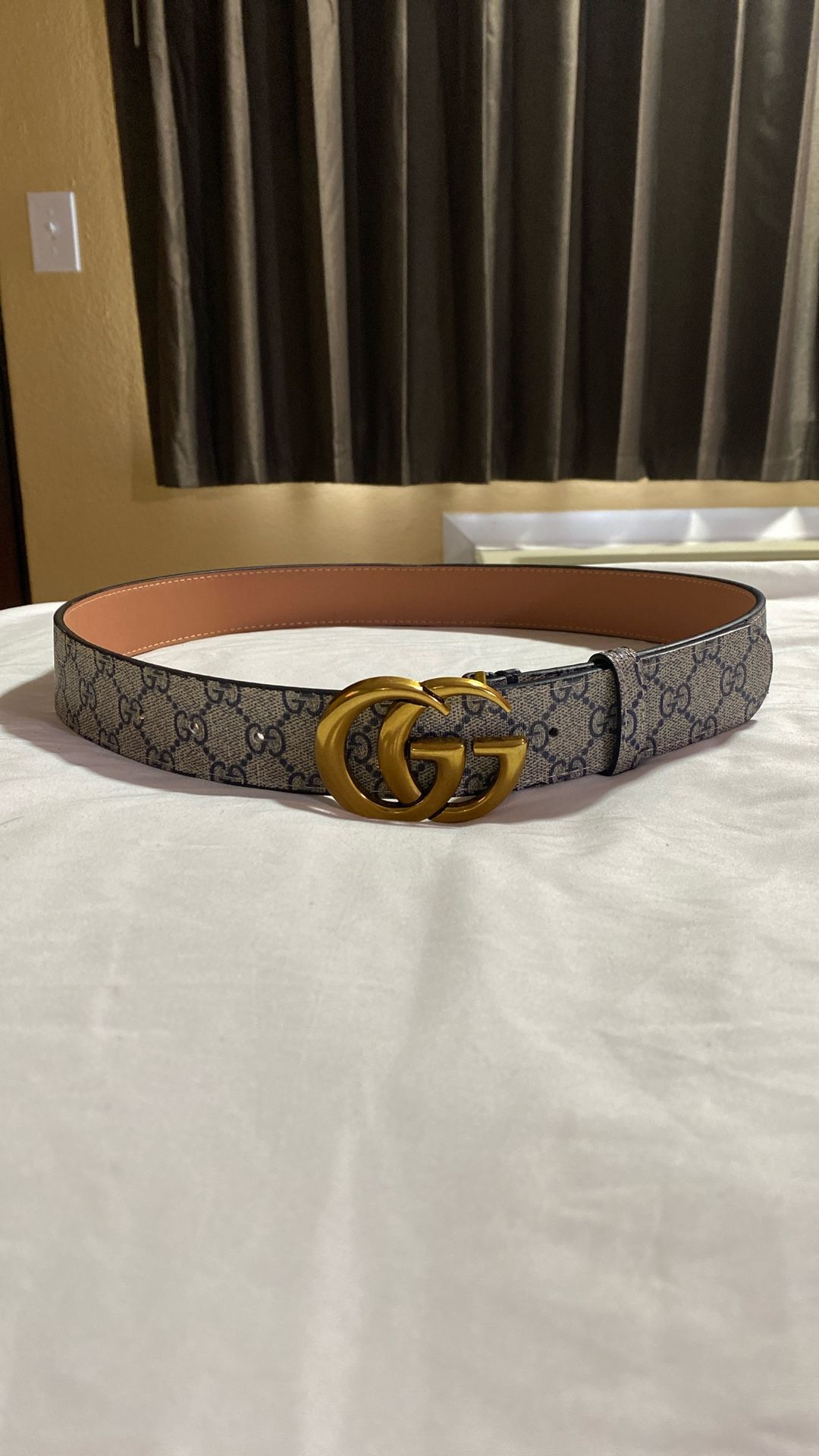 GREY GUCCI BELT MADE IN ITALY
