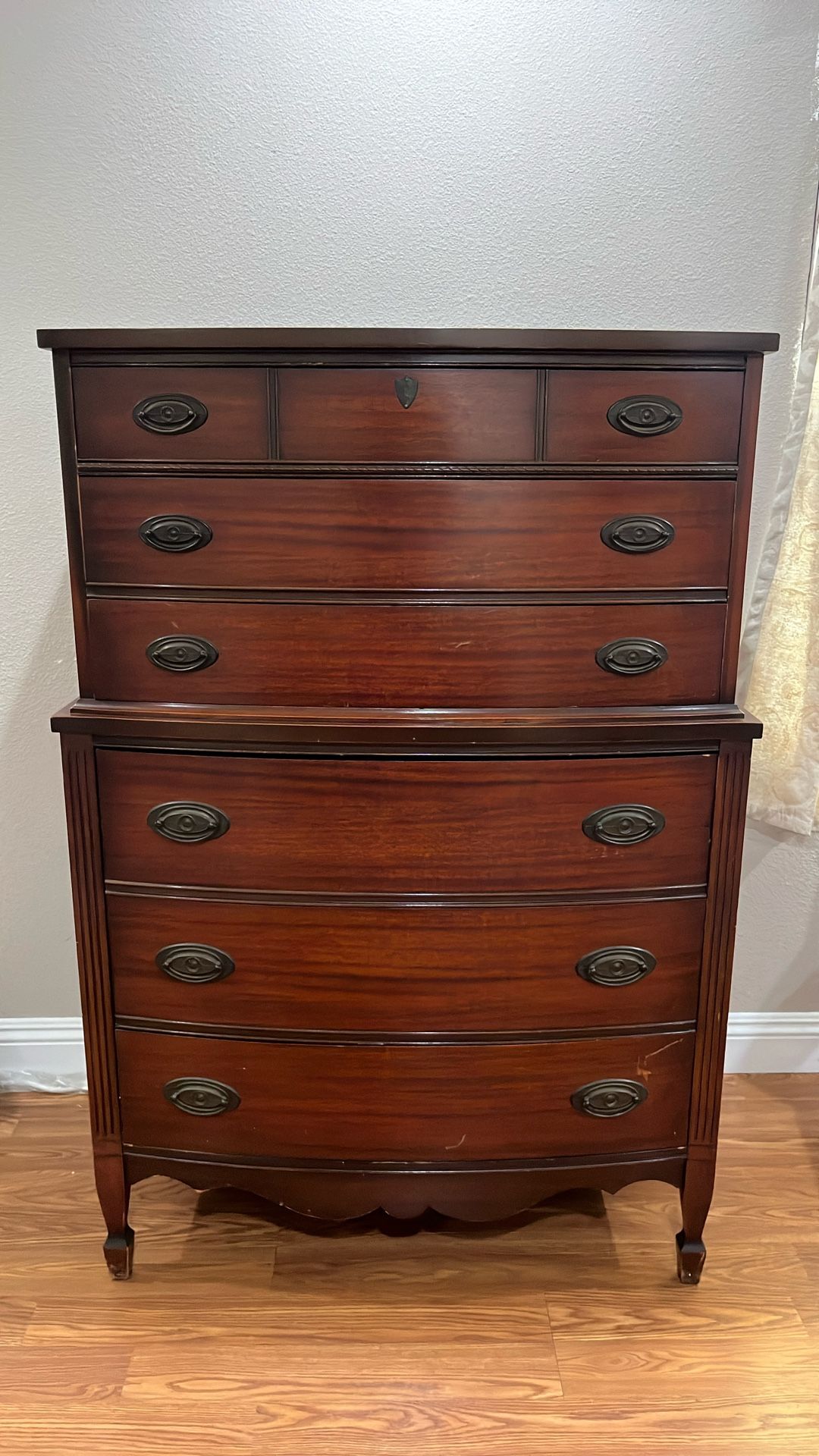 Vintage/antique Dresser