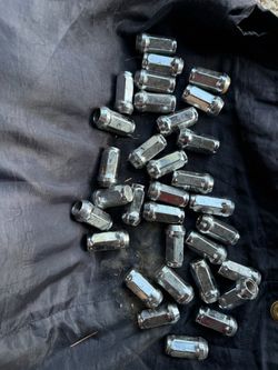 32 chrome lug nuts for Chevy