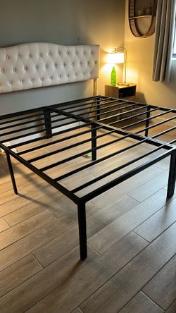 Foldable bed frames (2 twins can make to a king)