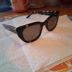 WOMEN'S SUNGLASSES IN GOOD CONDITION $20 PICK UP IN SUN VALLEY 