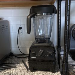 VITAMIX E310 blender