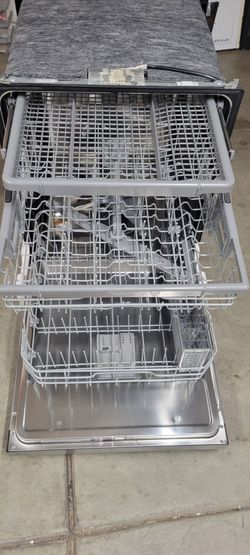 LG LDFN4542S Dishwasher with 3 racks